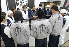 写真：朝礼